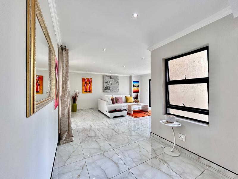 5 Bedroom Property for Sale in Xanadu North West